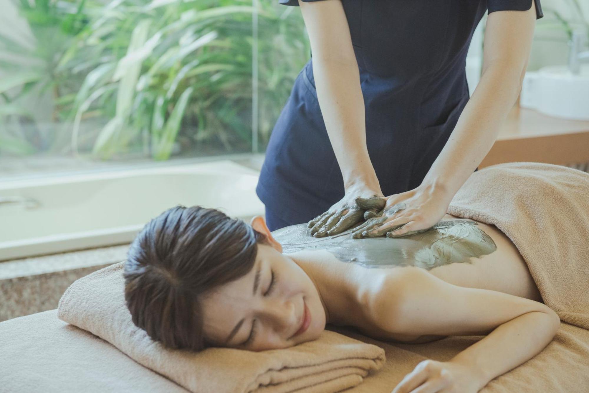 Em Wellness Kurashinohakko Lifestyle Resort Окинава Экстерьер фото