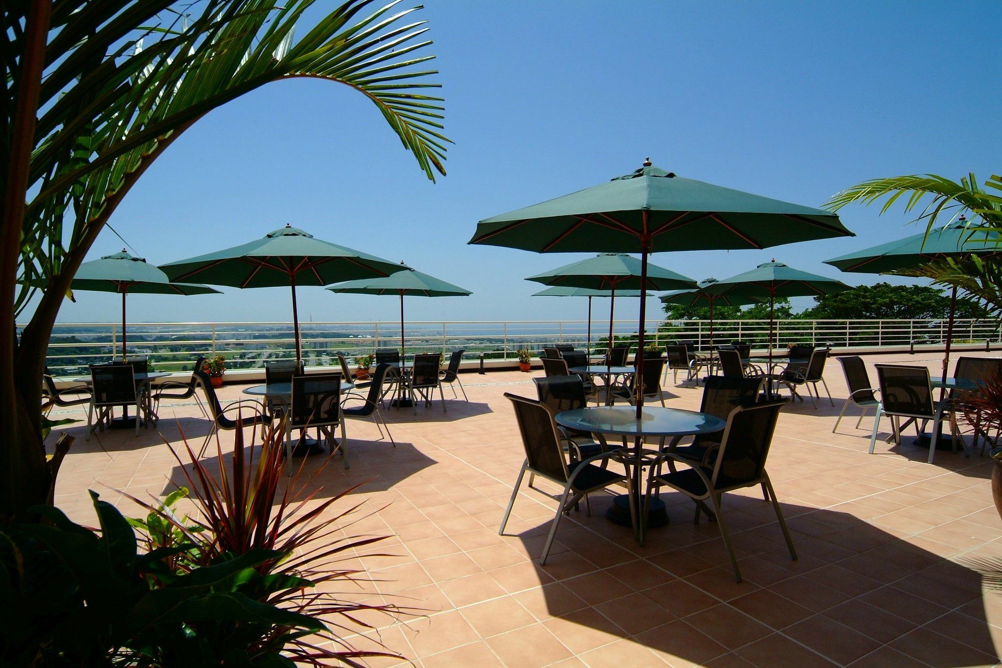 Em Wellness Kurashinohakko Lifestyle Resort Окинава Экстерьер фото